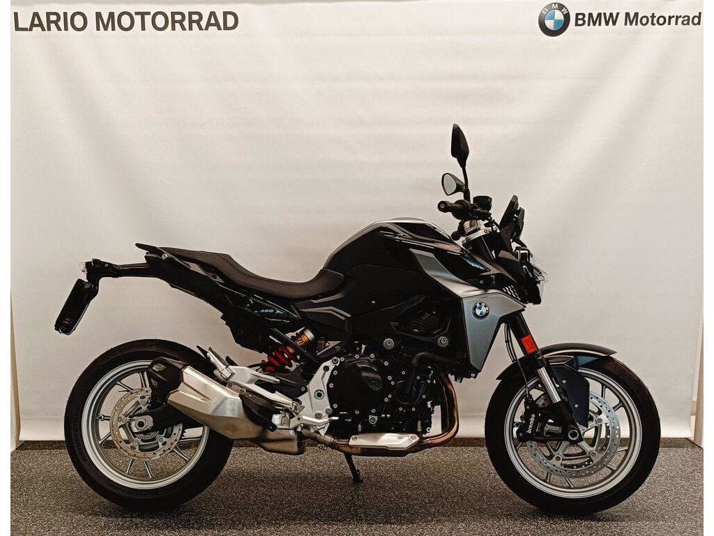 Auto vista laterale - immagine originale